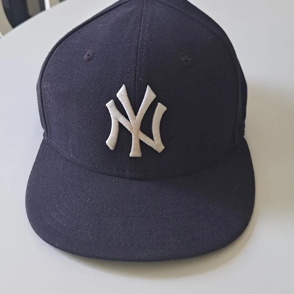 MLB New Era New York Yankkes Classic Baseball Hat size 7 1/4